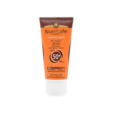 تصویر از کرم ضد آفتاب با spf50سان سيف بژروشن